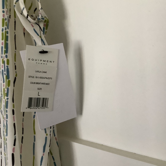 Equipment Layla silk tank - new with tags - Picture 5 of 6